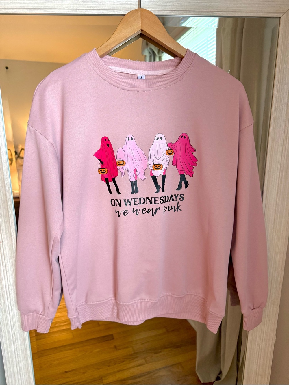 Women’s Small Halloween On Wednesdays We Wear Pink Ghost Pumpkin Sweatshirt